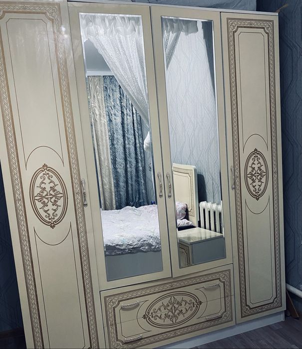 Спальный гарнитур