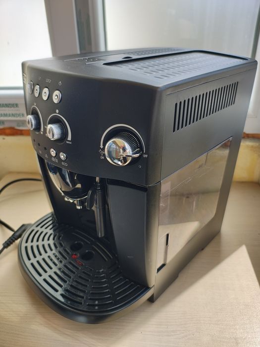 Expresor DeLonghi Magnifica