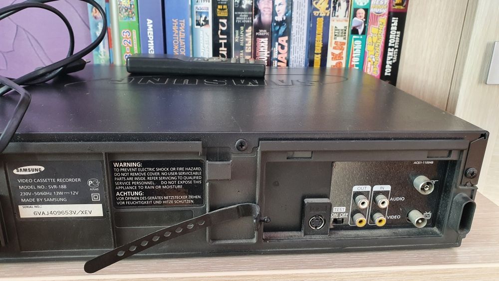 Продам видеомагнитофон Samsung и видеокассеты
