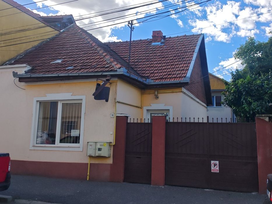 Proprietate cu spații comerciale, atelier și apartament – fostă tipografie