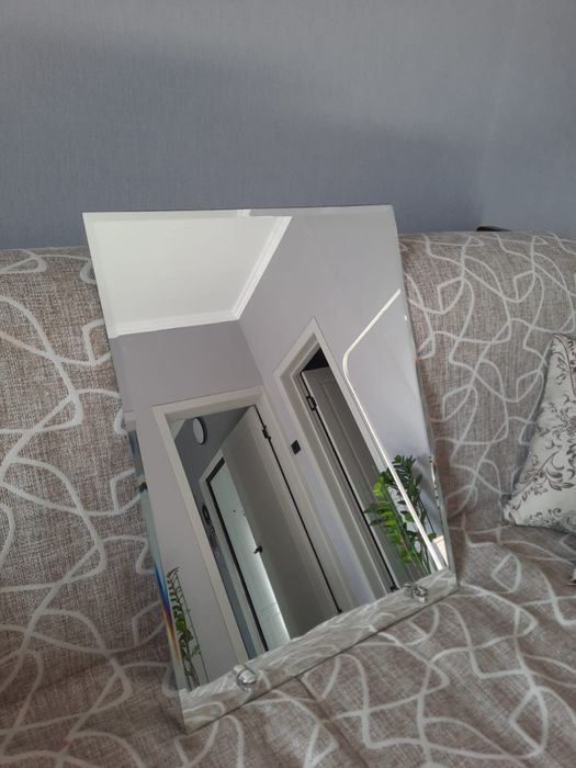 Продам зеркало настенное