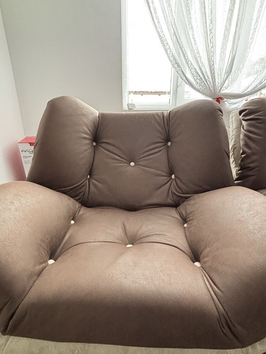 Vând 2 fotoli din piele recent achiziționate!