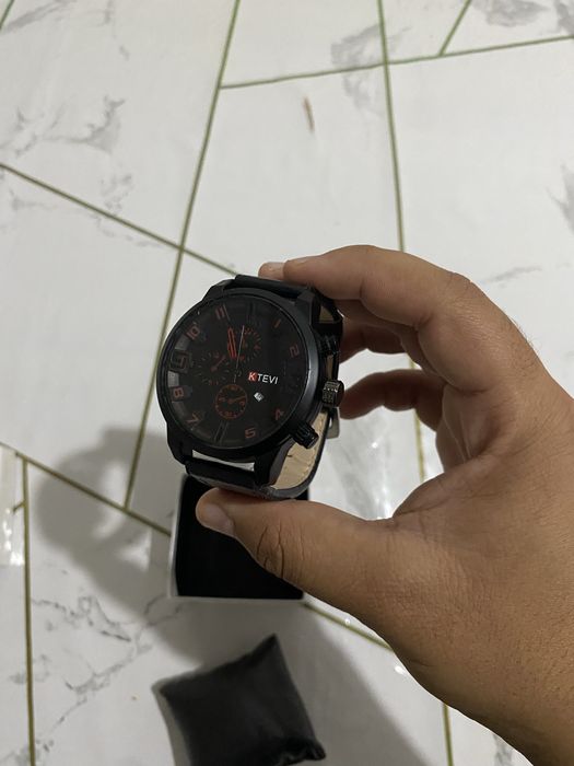 Наручные часы KTEVI