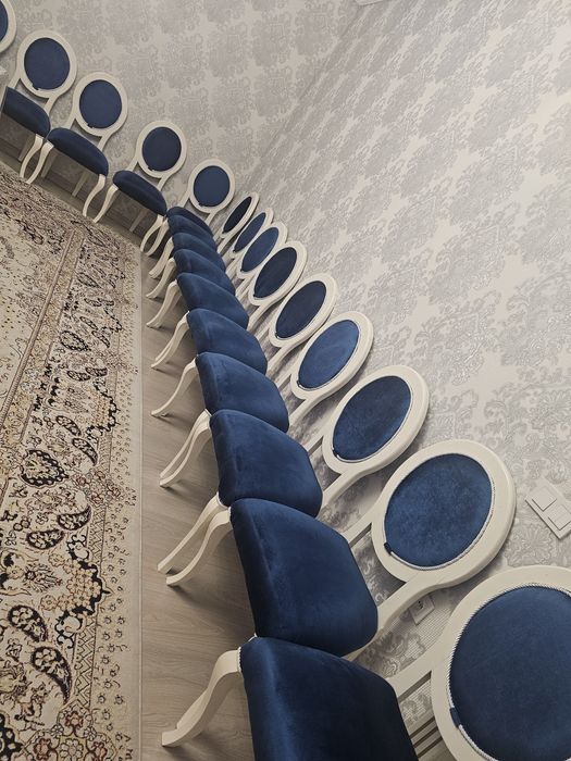 Продаются овальные стулья