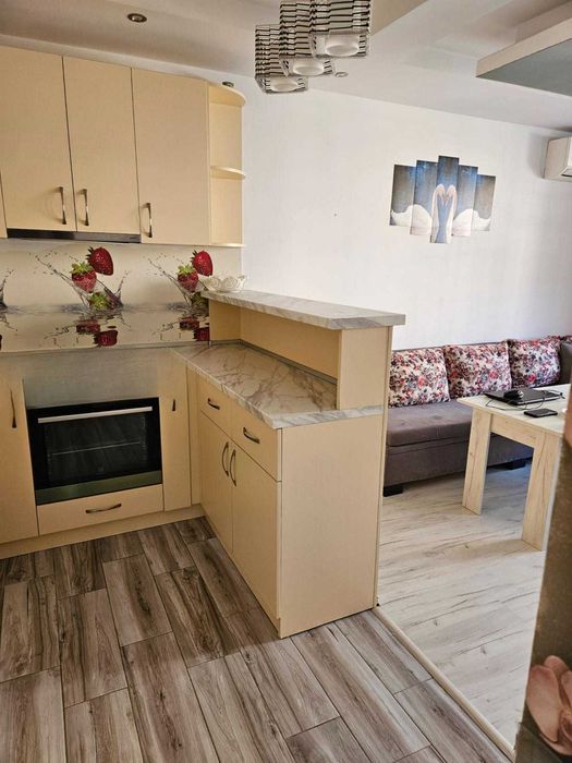 Дава се под наем Тристаен апартамент в Пловдив, Южен - 98 кв.м за 400 € - Снимка #1