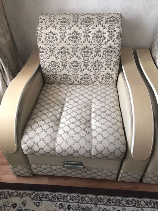 Срочно продам раскладной диван с креслом!