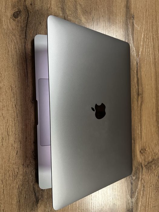 MacBook Pro 13 M1 2020 / 8GB / 512GB / Touch Bar / оригинал