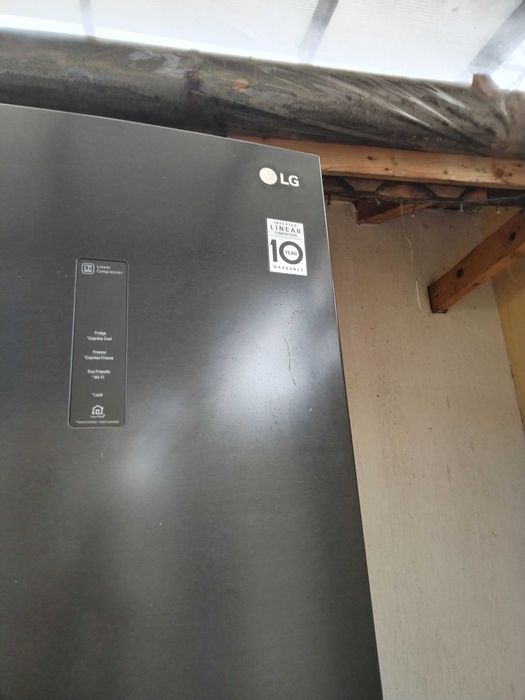 Продавам Хладилник с долен фризер