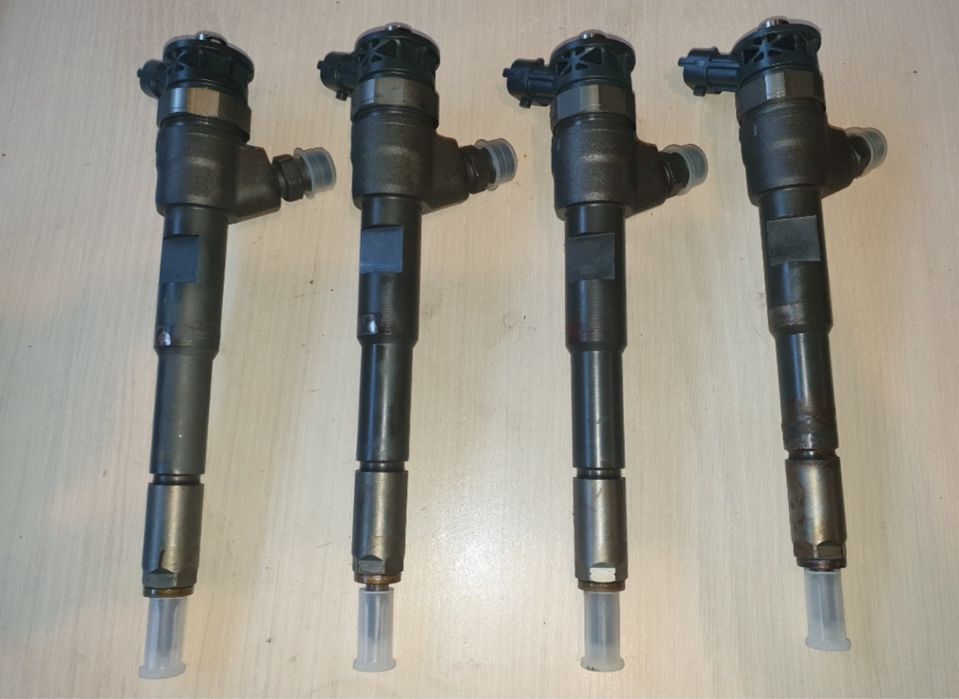Injector Dacia 1.5 dCi 75 și 90 CP, după 2012, 0445110485 / 16608399R