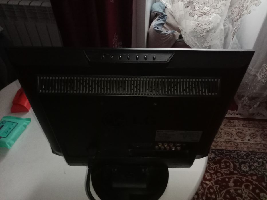 Монитор LG  60гц