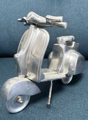Macheta Scuter Vespa Otel Inoxidabil-Detalii F Bune-UK-26cm-Colectie-