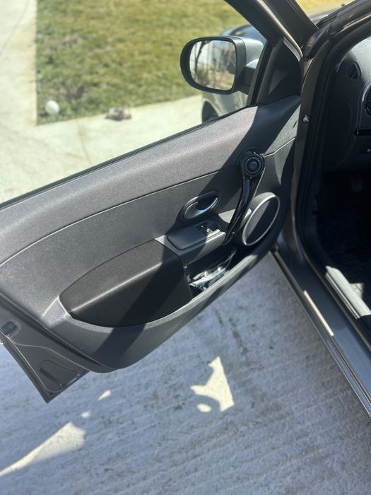 Vand renault clio /2012/1.5 dci / 90 cp /diesel