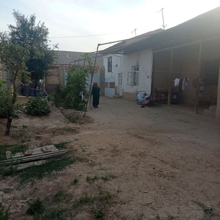 Тошкент тумани Келесда ер хисобида Учаска сотилади. 20х25 5сотув