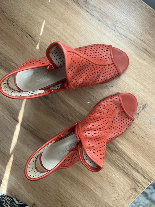 Красно-оранжевые туфли на каблуке (размер 39)