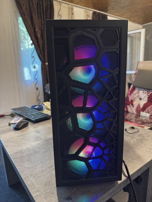 PC Gaming de vânzare – Ryzen 5 5600 + RX 6600 8GB | 16GB RAM | 1TB SSD