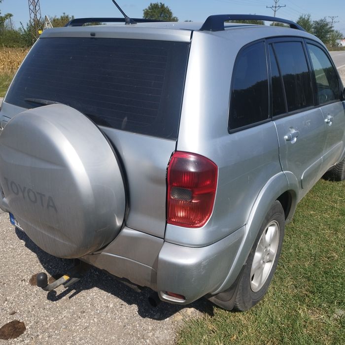 Продавам Тойота  рав 4