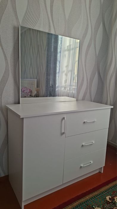 Спальная гарнитура сатылады