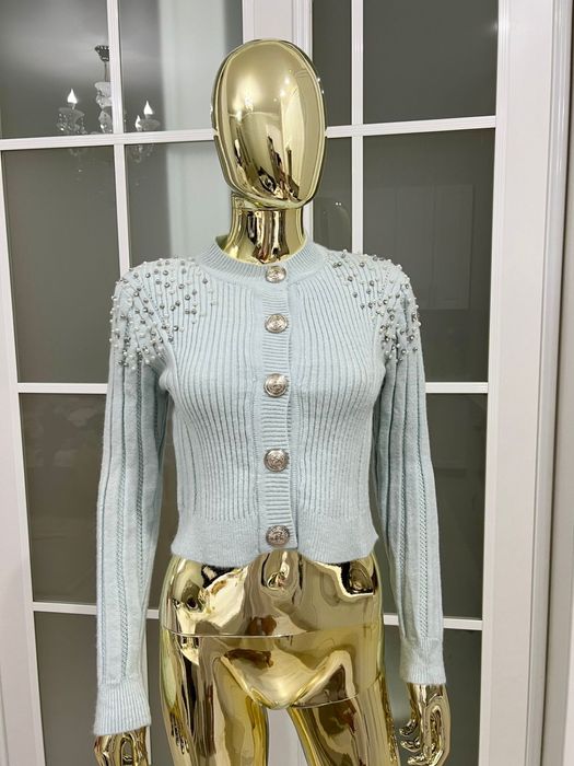 Теплые брендовые свитера новые