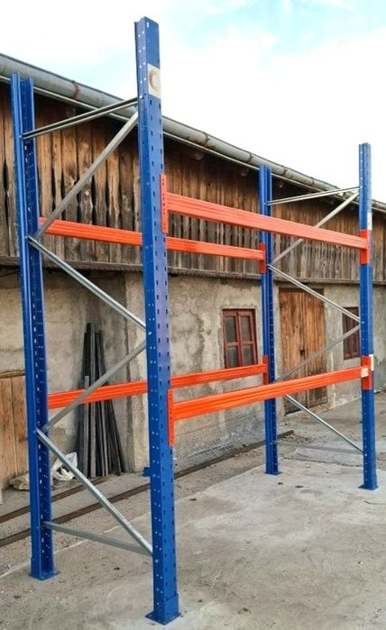 Rafturi profesionale Sh impecabile