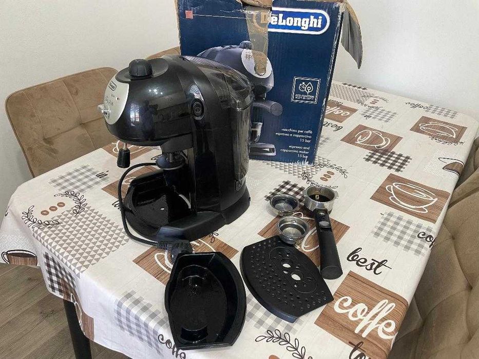 Vand - Espressor manual DE LONGHI