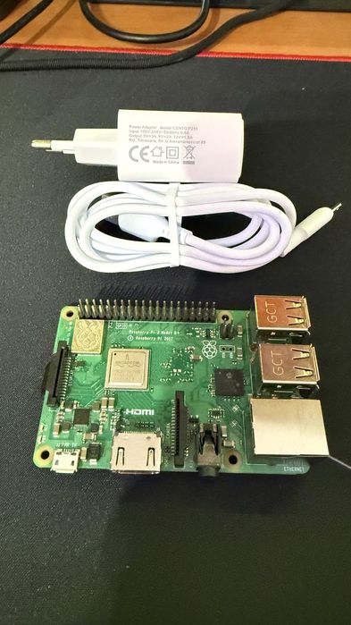Raspberry PI 3 model B+ plus incarcator nou + card sistem de operare