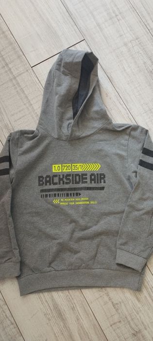 Суичъри 3 броя за 15лв. размер до 128см или 8години