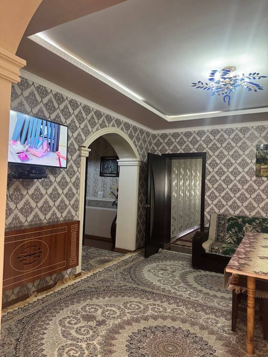 Уй сатылады 2 этаж котедж, 11 комната, жер майдану улкен, ремонт евро,