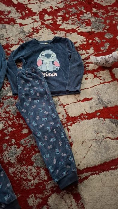 Pijamale Catifea Stitch 7 ani!