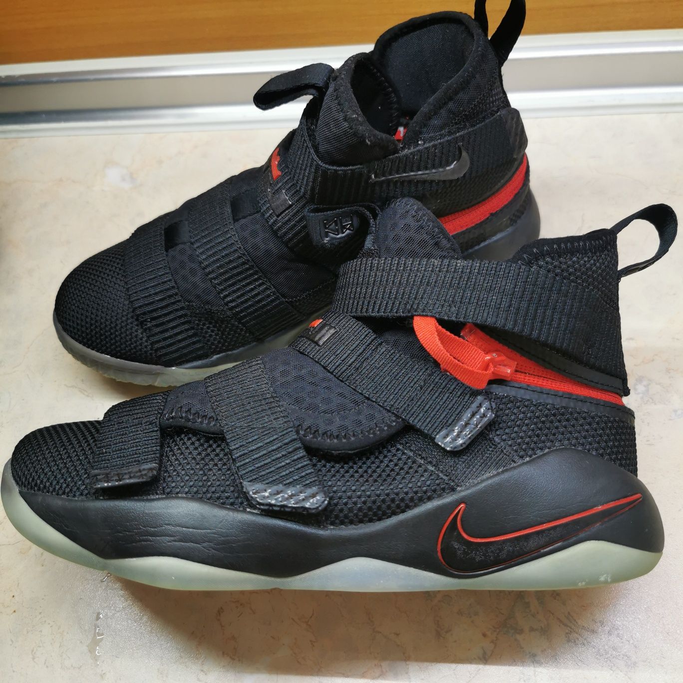 Lebron soldier 11 flyease hotsell