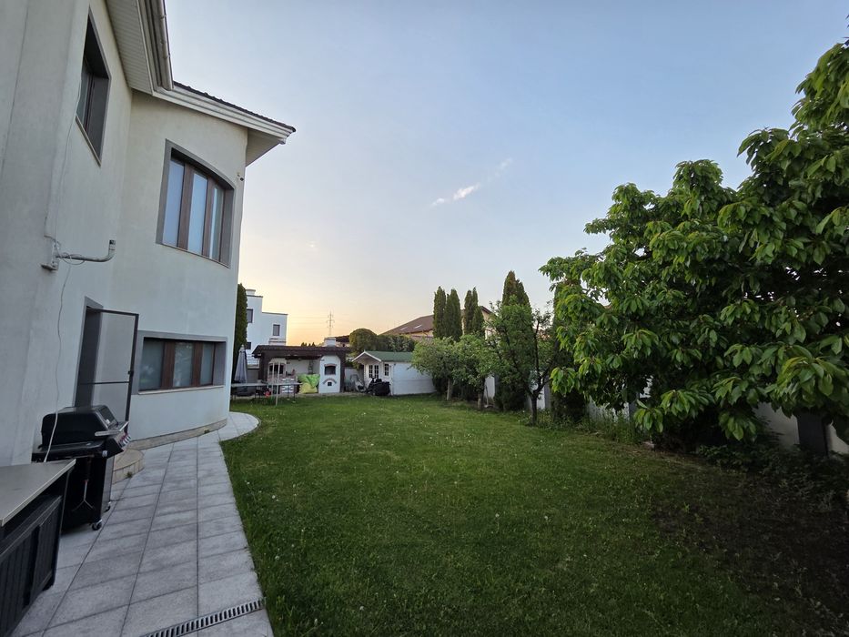 Vila Exclusivista 300 mp utili,teren 1300 mp Santana de Mures cartier Horgosa