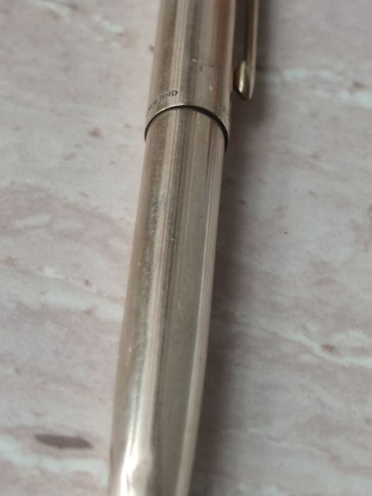 Pix Parker aurit made in England