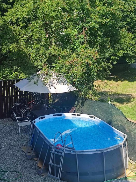 Piscina 7000 l stare ca nou utilizata doar un an