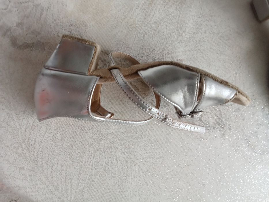 Танцевальные туфли