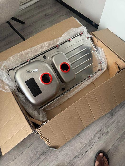 Продавам мивка и смесител