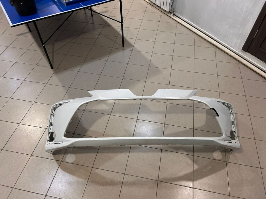 Продам бампер Тойота Королла
