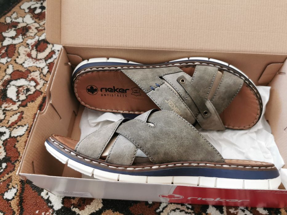 Продавам Чехли Rieker