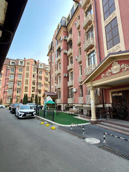 3 комнатная квартира в ЖК Дархан . Мирзо Улугбекский район