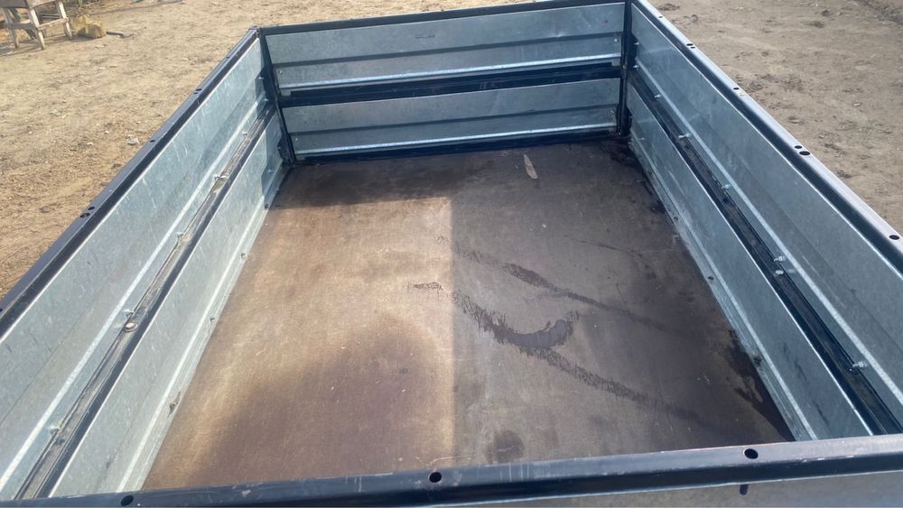 Прицеп с обшивкой в отличном состоянии