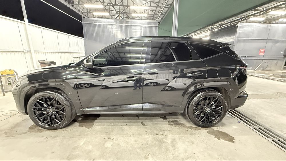 Продаю Hyundai Tucson N Line 2023 года выпуска. Черного цвета
