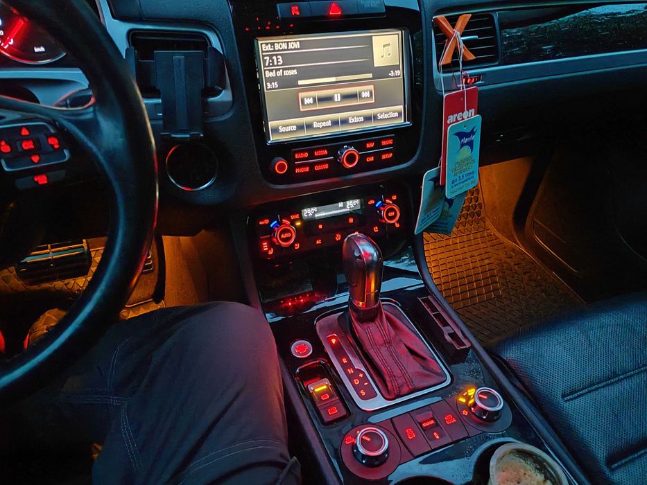 Фолксваген Туарег V8 340 коня.