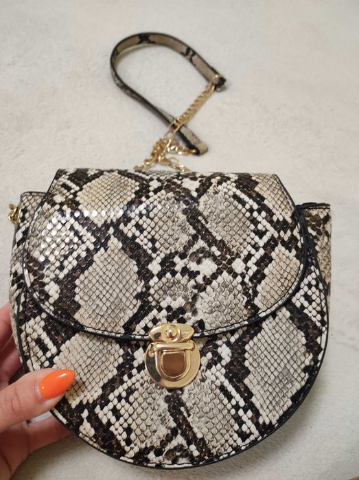 Дамска чанта 15лв