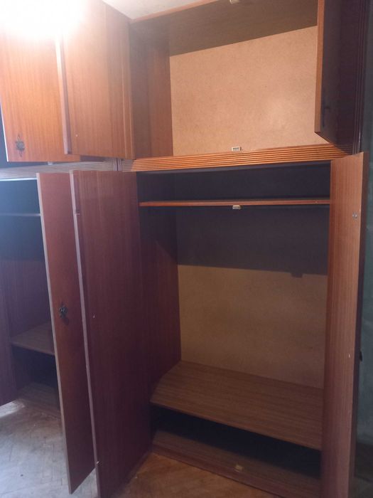 Стар масивен гардероб