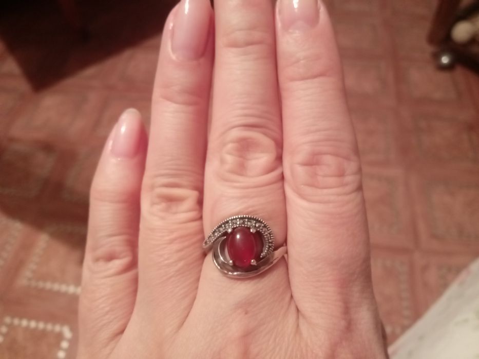 Продам гарнитур из серебра с сердоликом