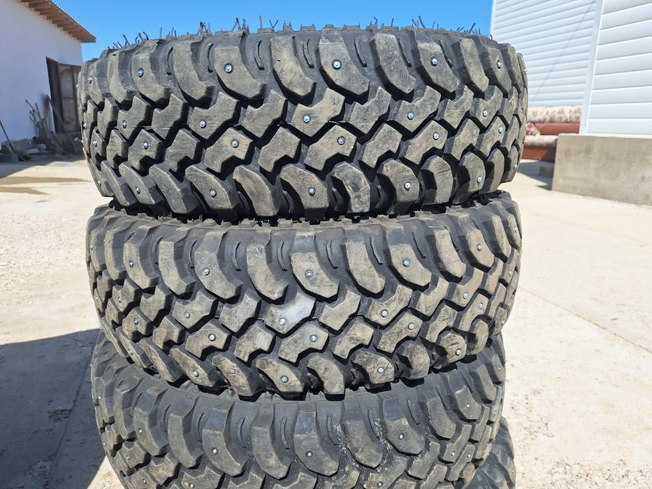 Продам шины на ниву размер R 15