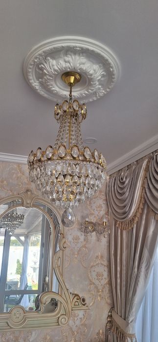 Candelabru,lustra superb ..cu cristale