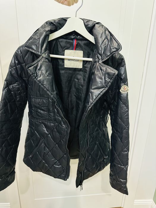 Продам куртки жен.