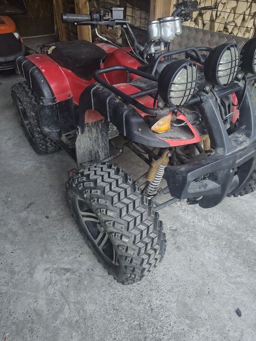 Vând ATV Hummer 250