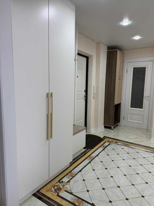 Продается 3 комн кв сары арка,8/3