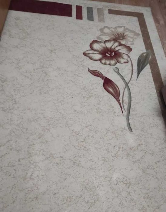 Ковер бежевый с рисунком