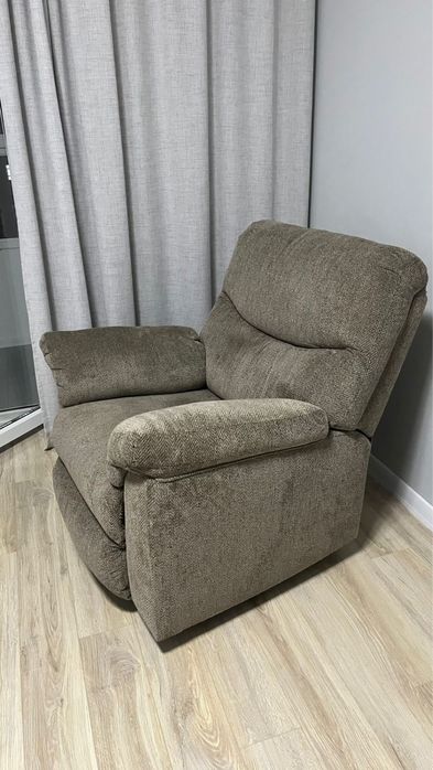 Продам кресло-реклайнер